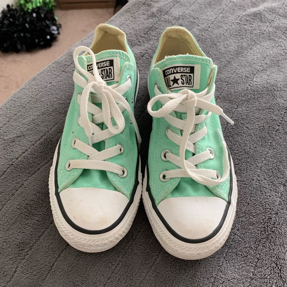 Mint converse